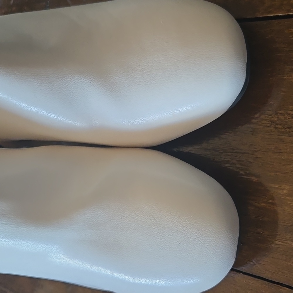 MIA Chic White Ankle Booties - Picture 4 of 5